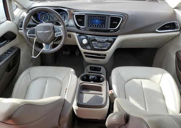 Chrysler Pacifica cena 46900 przebieg: 70140, rok produkcji 2018 z Siewierz małe 56